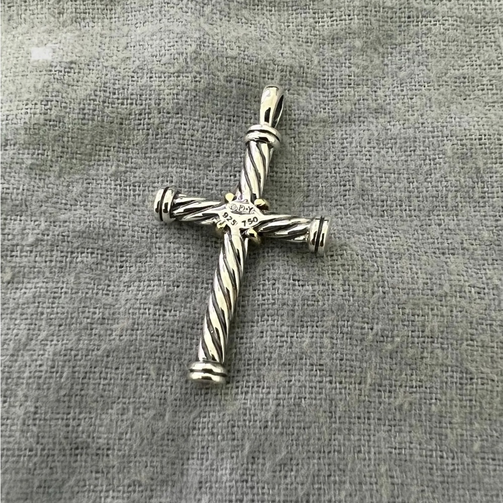 David Yurman Cable Cross & Chain - Picture 3 of 4